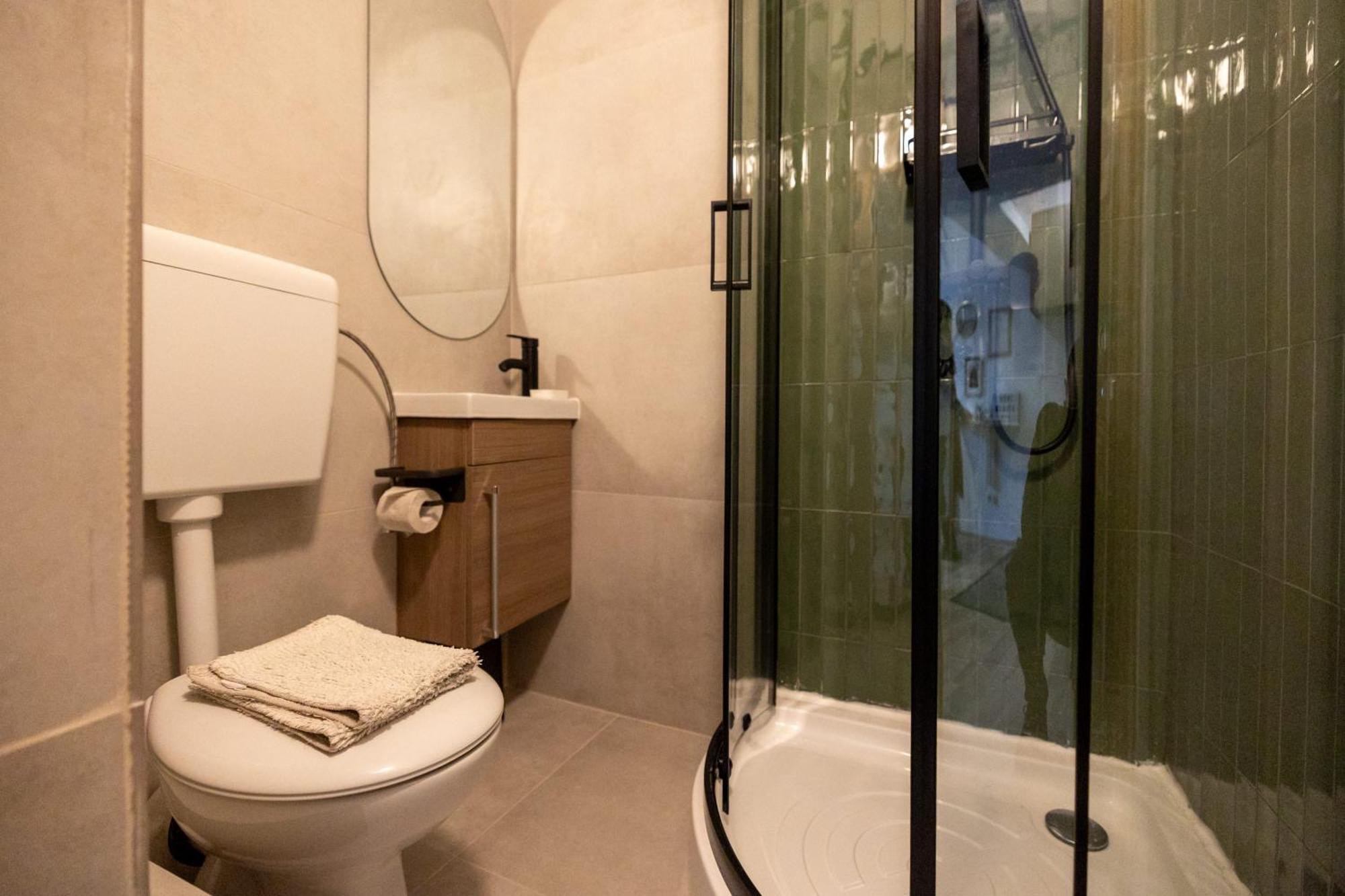 Cozy Studio Retreat - Quiet, Premium Stay 티미쇼아라 외부 사진